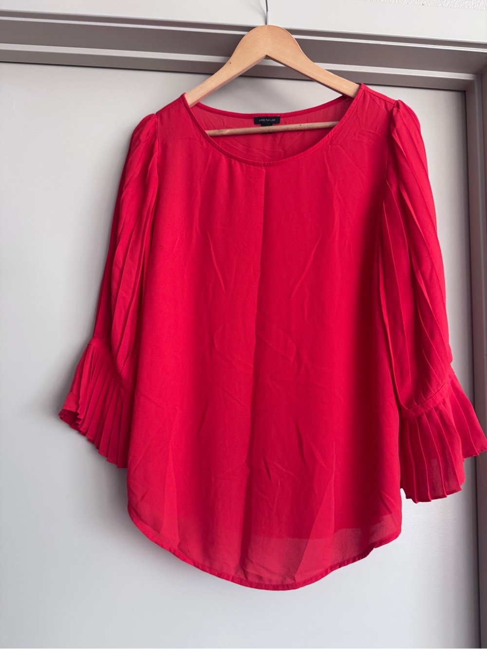 Ann Taylor Coral Orange Red Pleated Bell Sleeve Blouse